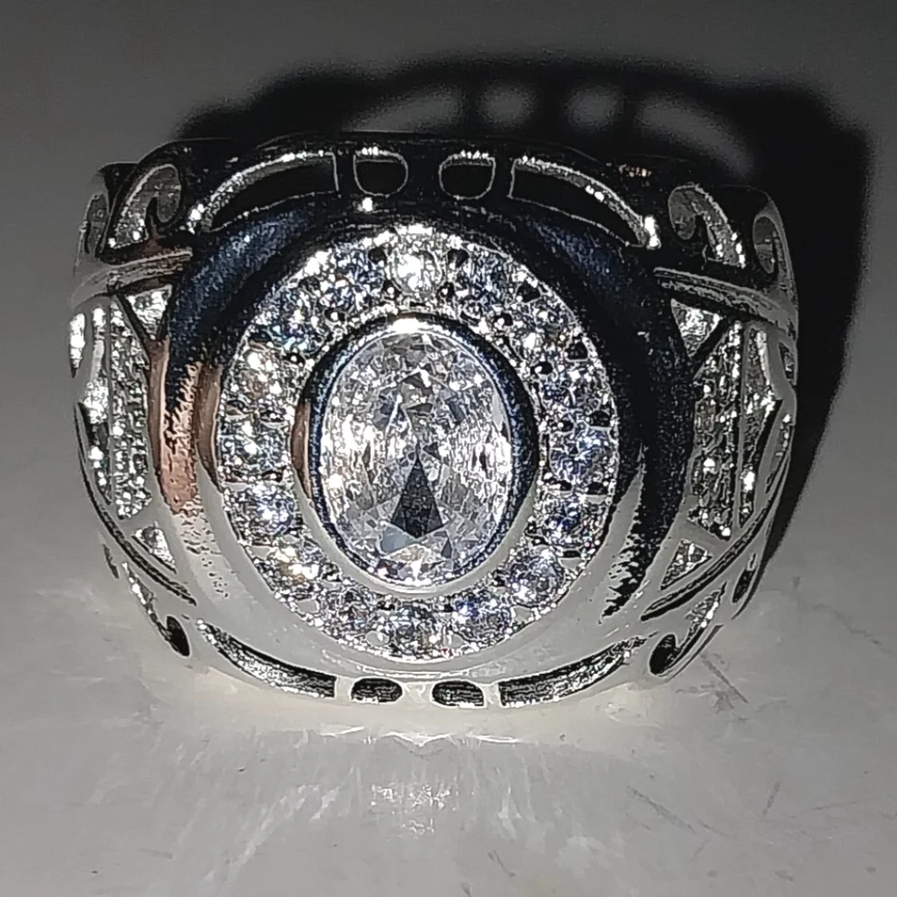 Sophisticated Men's 925 Silver Ring with Oval Centerpiece Sz 10